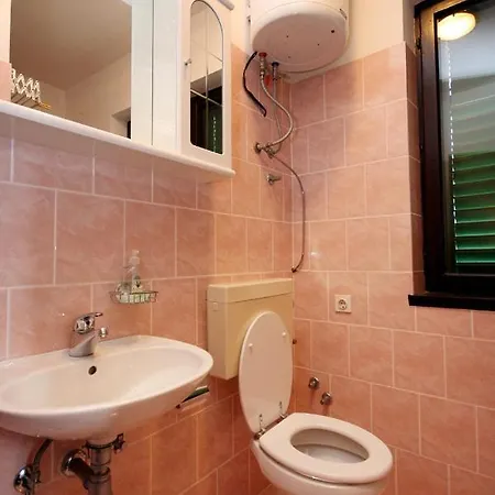 6445b * トゥラニ