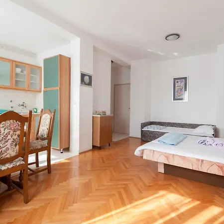 6445b Apartman *
